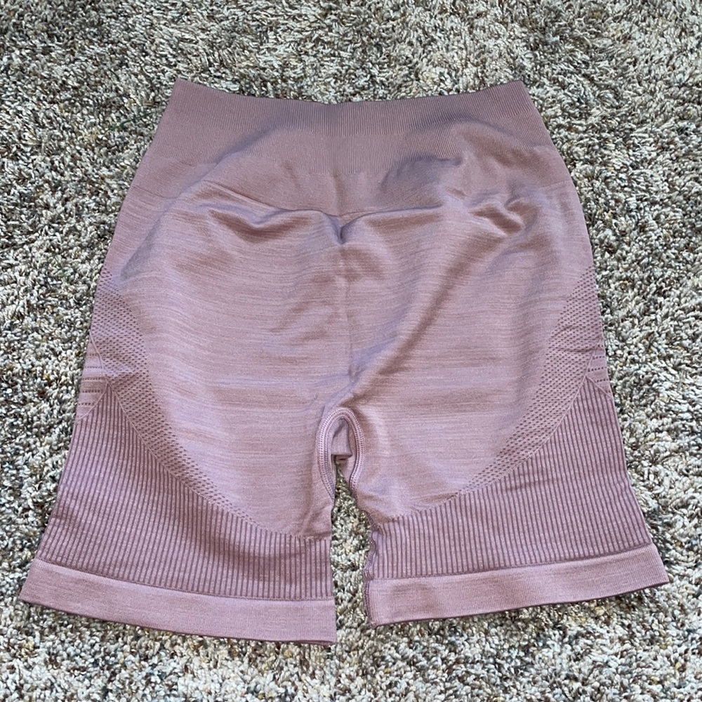 Alphalete Ozone Shorts 5’5”(2 colors)